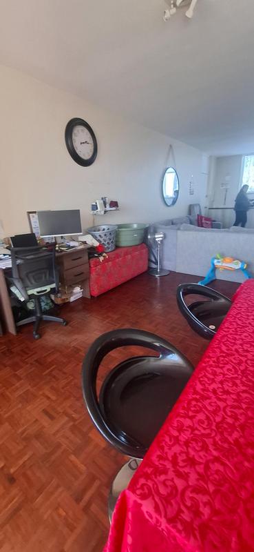 2 Bedroom Property for Sale in Goodwood Central Western Cape